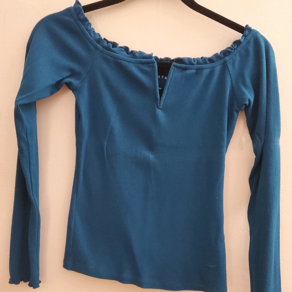 Long Sleeve V Kneck Off The Shoulder Shirt